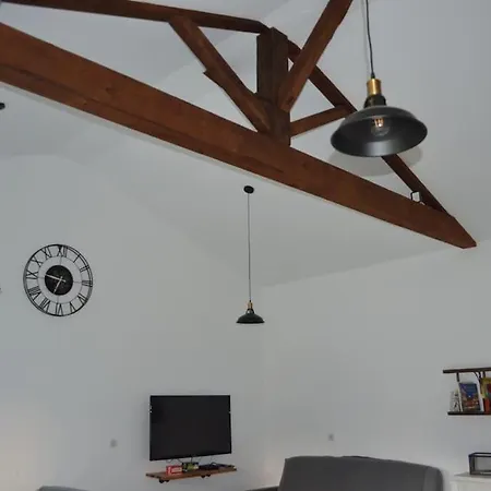 : Grange Entierement Renovee Style Loft.