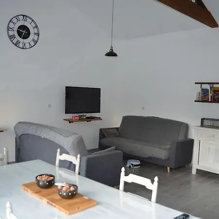 : Grange Entierement Renovee Style Loft. *