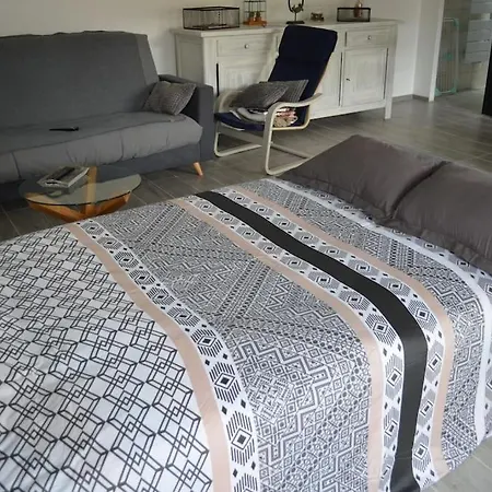 Nyaraló : Grange Entierement Renovee Style Loft. Joinville